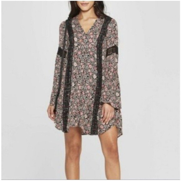 Knox Rose Dresses & Skirts - Knox Rose Floral Boho Hippie Mini Dress Womans L Embroidered Bell Whimsygoth